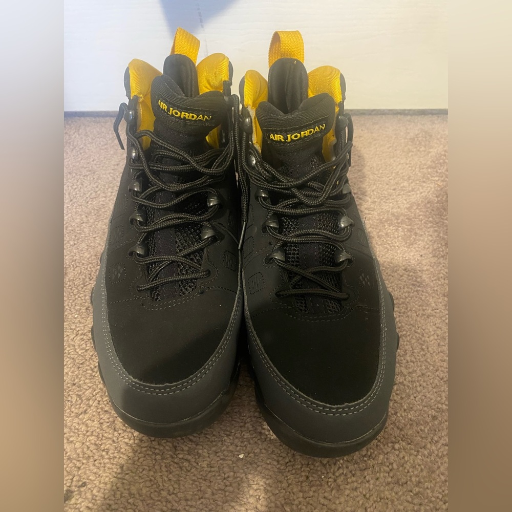2021 Air Jordan 9 Retro ‘Dark Charcoal University Gold’